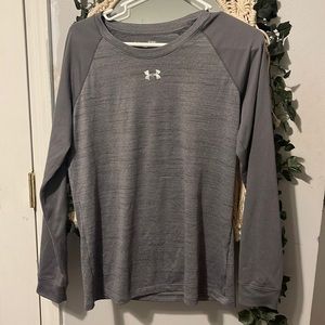 Under armour loose size small long sleeve